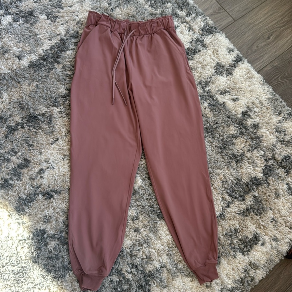 Lululemon joggers - size 8
